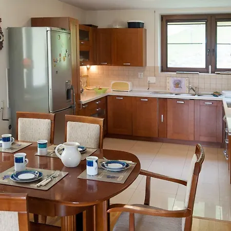 96 - Dom W Gorach Nad Jeziorem *